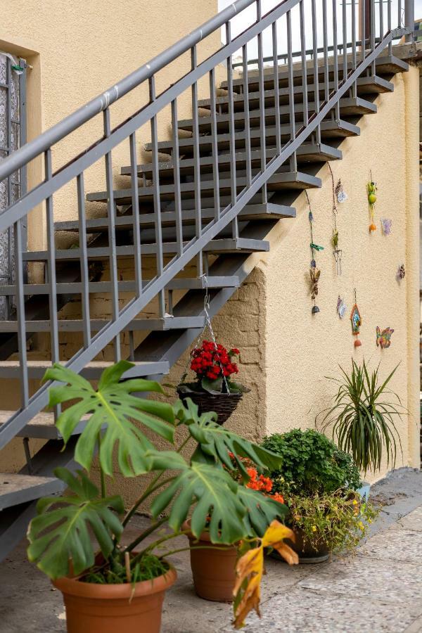 Готель Panorama Stairway Тбілісі Екстер'єр фото